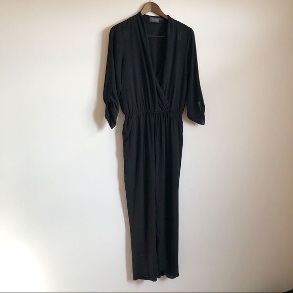 Astr The Label Silky V Neck Roll Sleeve Cinched Waist Jumpsuit Black - Picture 1 of 13